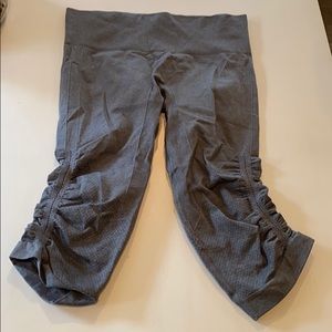 lululemon Gray cropped leggings